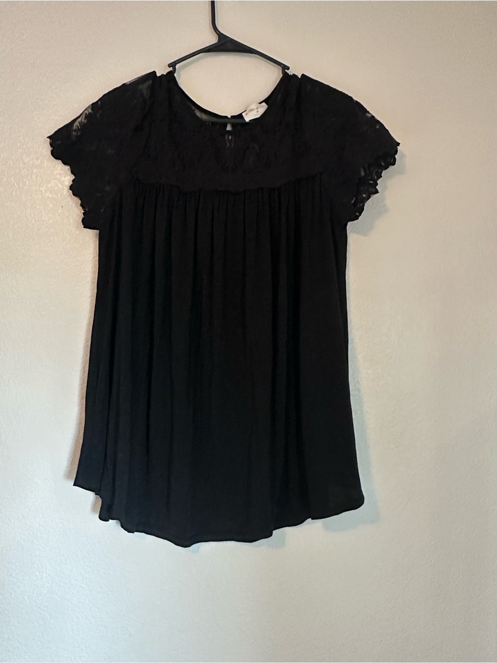 Women's Black Lace Yoke Short Sleeve Tunic Top